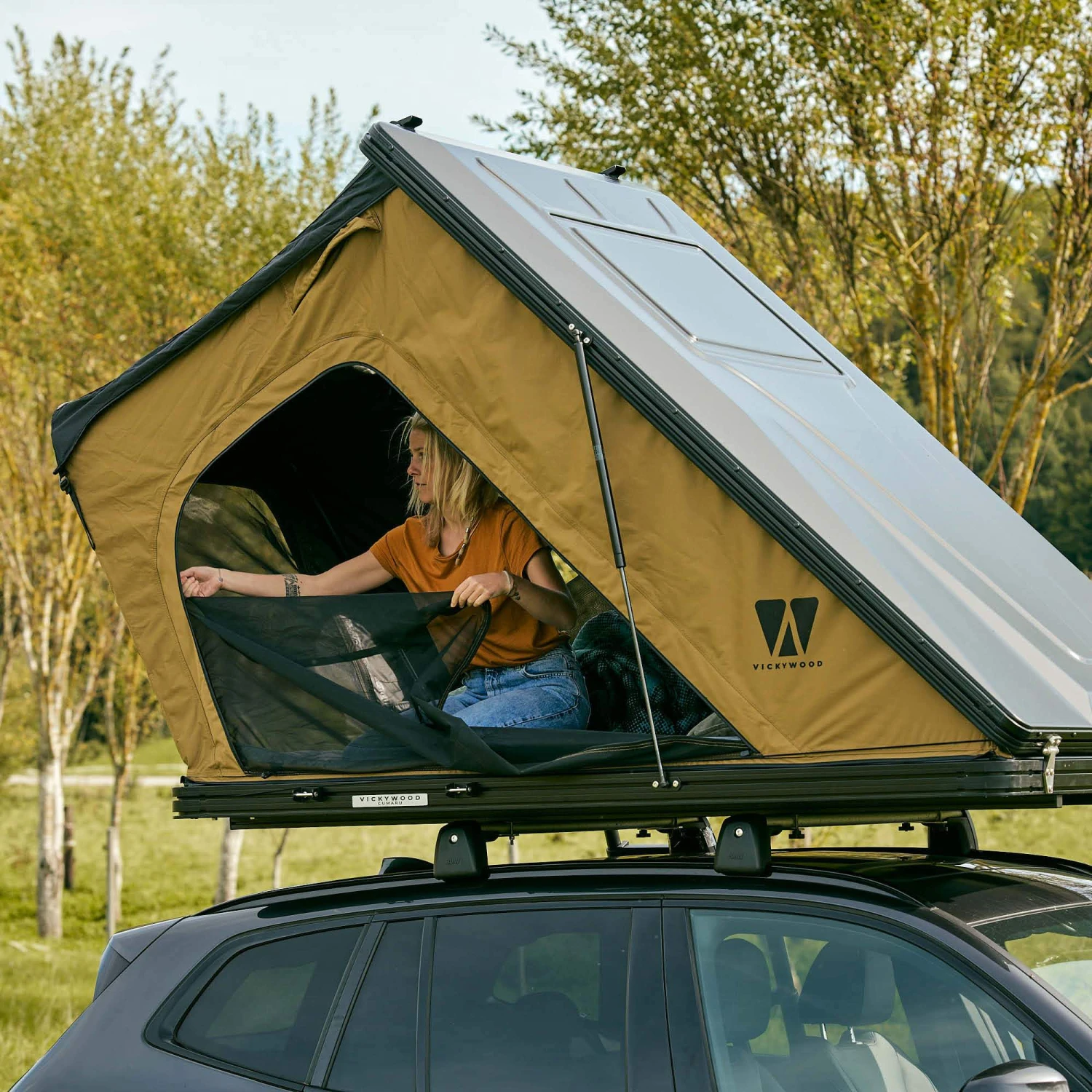 ALUMINUM HARD SHELL ROOF TENT CUMARU 135 - Dachzelt 17 ALUMINUM HARD SHELL ROOF TENT CUMARU 135 - Dachzelt – Bild 17